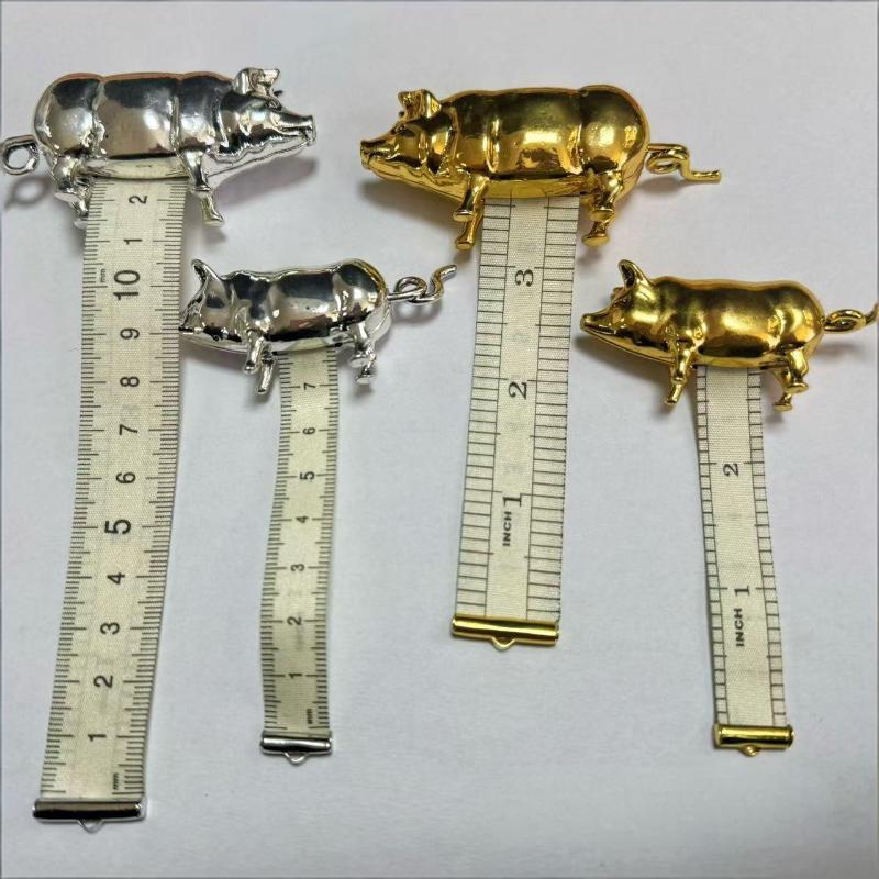 (Ce14)Antique Pig Mini Tape Me - огляд і ціна Sewing Gauge Ruler
